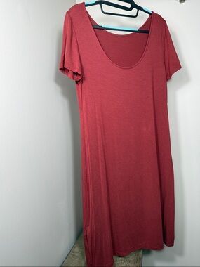 Women’s Scoop Neck Short Sleeve Tunic Top - Rust Red
